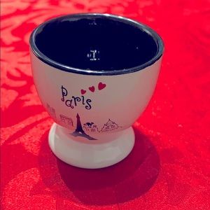 NEM souvenirs 37095 Tours France egg holder